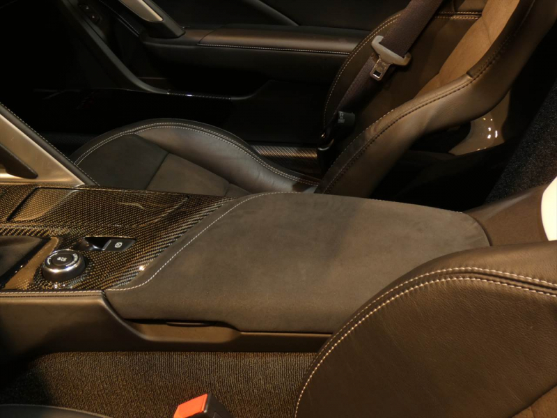 シボレー コルベット Z06 ｺﾝﾊﾞｰﾁﾌﾞﾙ　正規D車 2016年ﾓﾃﾞﾙ 黒革 ｼｰﾄﾋｰﾀｰ TV BOSE Applecarplay F&Bｶﾒﾗ　2年保証