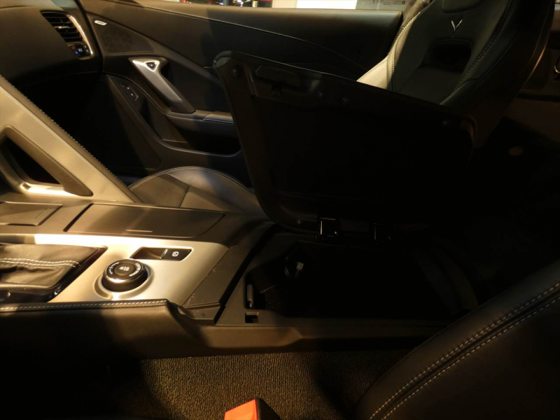 シボレー コルベット Z06  2017yﾓﾃﾞﾙ 新並 1ｵｰﾅｰ 黒革 Sﾁｬｰｼﾞｬｰ ｶﾗｰHUD BOSE AppleCarPlay ﾌﾙｾｸﾞTV GPSﾚｰﾀﾞｰ F&Bｶﾒﾗ　2年保証