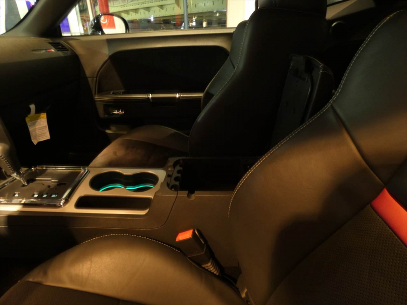 ダッジ チャレンジャー SRT8 392　2013yﾓﾃﾞﾙ 新並 黒ｺﾝﾋﾞ革 ｻﾝﾙｰﾌ ｼｰﾄﾋｰﾀｰ ﾚｰｼﾝｸﾞｽﾄﾗｲﾌﾟ ﾅﾋﾞTV CORSAﾏﾌﾗｰ HRE20ｲﾝﾁAW Bｶﾒﾗ　2年保証