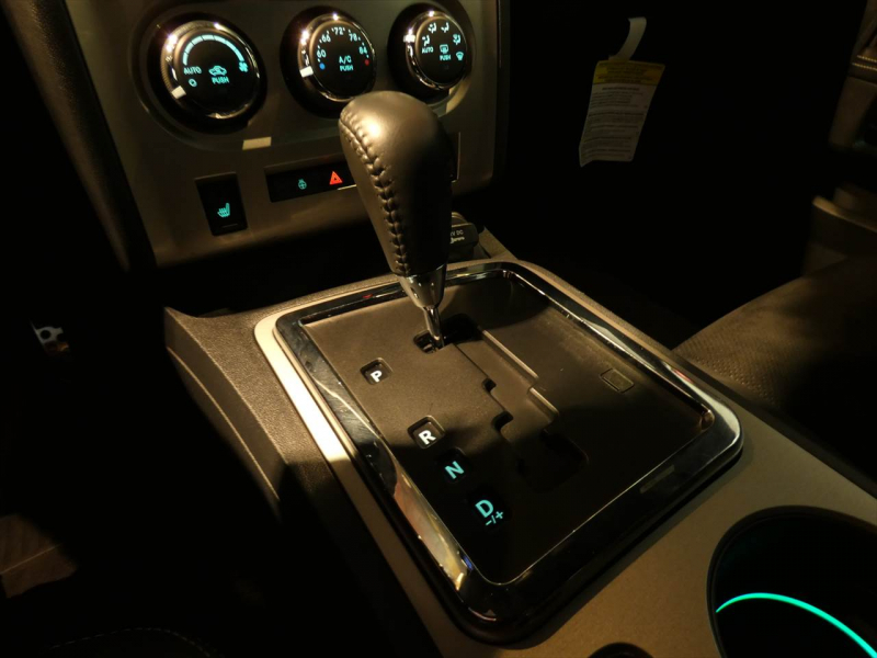 ダッジ チャレンジャー SRT8 392　2013yﾓﾃﾞﾙ 新並 黒ｺﾝﾋﾞ革 ｻﾝﾙｰﾌ ｼｰﾄﾋｰﾀｰ ﾚｰｼﾝｸﾞｽﾄﾗｲﾌﾟ ﾅﾋﾞTV CORSAﾏﾌﾗｰ HRE20ｲﾝﾁAW Bｶﾒﾗ　2年保証