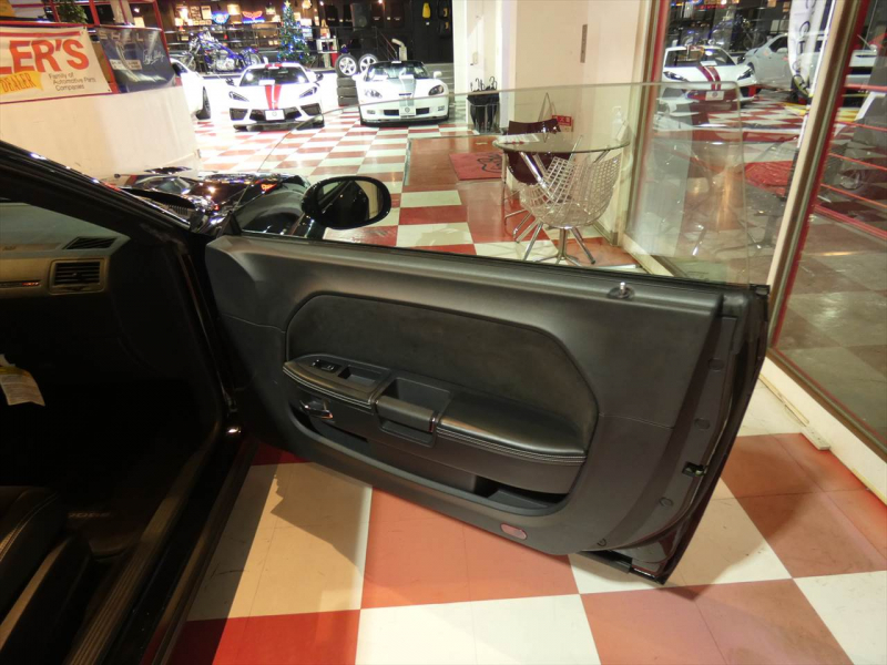 ダッジ チャレンジャー SRT8 392　2013yﾓﾃﾞﾙ 新並 黒ｺﾝﾋﾞ革 ｻﾝﾙｰﾌ ｼｰﾄﾋｰﾀｰ ﾚｰｼﾝｸﾞｽﾄﾗｲﾌﾟ ﾅﾋﾞTV CORSAﾏﾌﾗｰ HRE20ｲﾝﾁAW Bｶﾒﾗ　2年保証