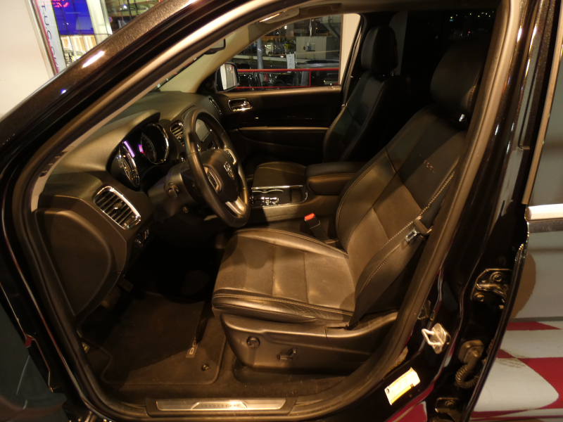 ダッジ デュランゴ ｼﾀﾃﾞﾙ　2013yﾓﾃﾞﾙ 新並 黒革 ｼｰﾄﾋｰﾀｰ ｻﾝﾙｰﾌ ACC 純正20ｲﾝﾁAW F･S･Bｶﾒﾗ ETC　2年保証