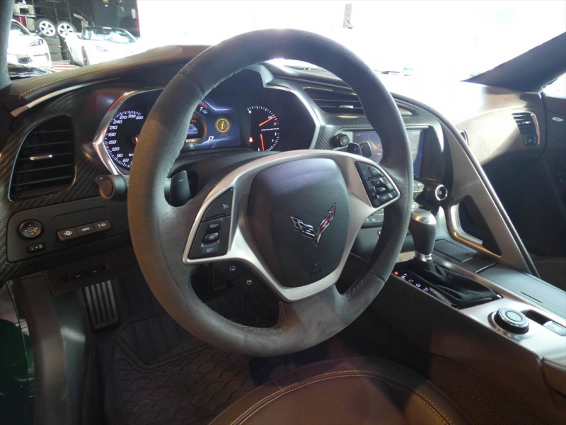 シボレー コルベット Z51　正規D車 2014年ﾓﾃﾞﾙ ﾌﾟﾚｵｰﾀﾞｰ車 茶革 ｼｰﾄﾋｰﾀｰ HUD ﾅﾋﾞTV 専用19/20AW ｷｾﾉﾝ Bｶﾒﾗ　2年保証