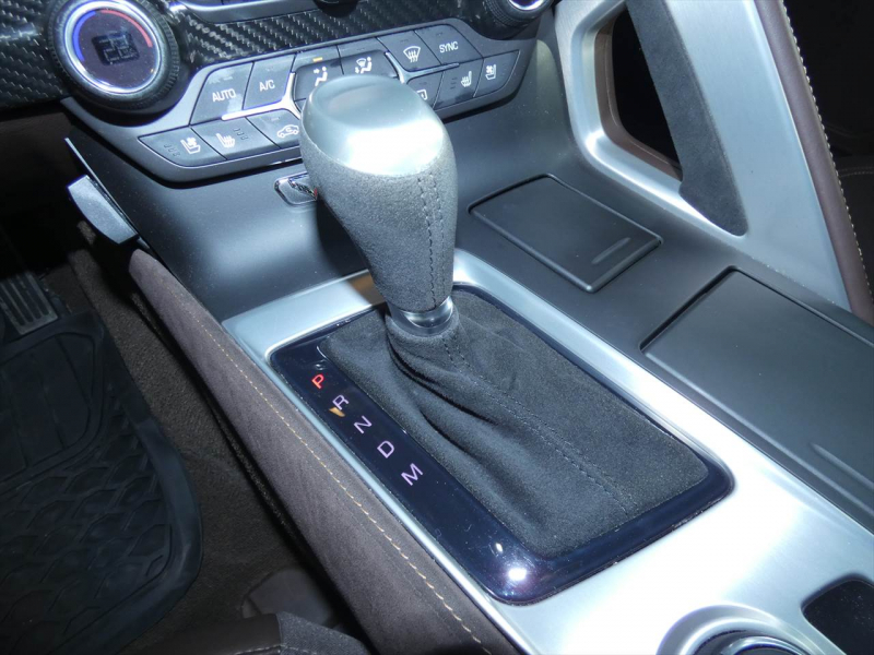 シボレー コルベット Z51　正規D車 2014年ﾓﾃﾞﾙ ﾌﾟﾚｵｰﾀﾞｰ車 茶革 ｼｰﾄﾋｰﾀｰ HUD ﾅﾋﾞTV 専用19/20AW ｷｾﾉﾝ Bｶﾒﾗ　2年保証