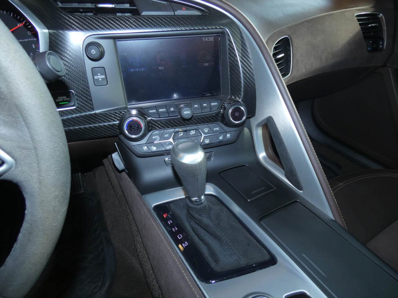 シボレー コルベット Z51　正規D車 2014年ﾓﾃﾞﾙ ﾌﾟﾚｵｰﾀﾞｰ車 茶革 ｼｰﾄﾋｰﾀｰ HUD ﾅﾋﾞTV 専用19/20AW ｷｾﾉﾝ Bｶﾒﾗ　2年保証