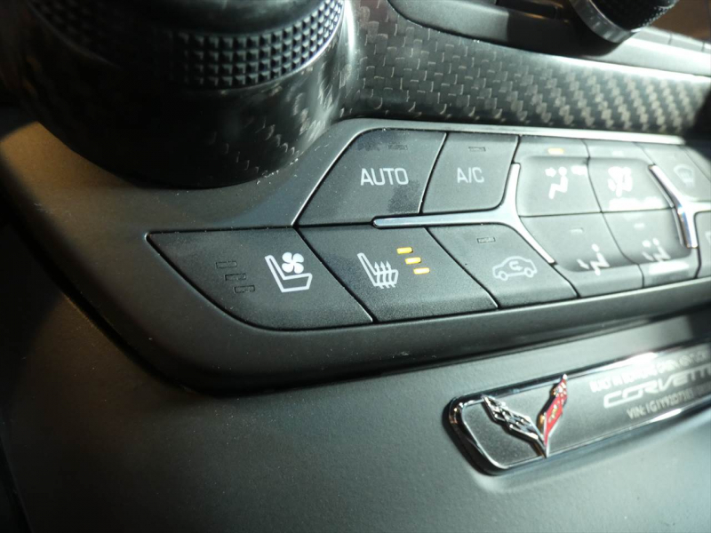 シボレー コルベット Z51　正規D車 2014年ﾓﾃﾞﾙ ﾌﾟﾚｵｰﾀﾞｰ車 茶革 ｼｰﾄﾋｰﾀｰ HUD ﾅﾋﾞTV 専用19/20AW ｷｾﾉﾝ Bｶﾒﾗ　2年保証