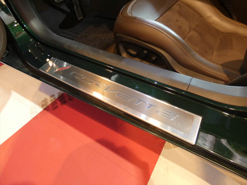 シボレー コルベット Z51　正規D車 2014年ﾓﾃﾞﾙ ﾌﾟﾚｵｰﾀﾞｰ車 茶革 ｼｰﾄﾋｰﾀｰ HUD ﾅﾋﾞTV 専用19/20AW ｷｾﾉﾝ Bｶﾒﾗ　2年保証