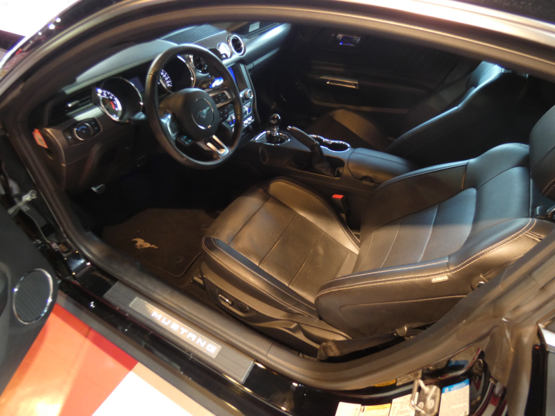 フォード マスタング GT Premium　2017年ﾓﾃﾞﾙ 6MT ﾊﾟﾌｫｰﾏﾝｽPKG GT350ﾙｯｸ SYNCﾀｯﾁﾓﾆﾀｰ 専用19ｲﾝﾁAW Bｶﾒﾗ　2年保証