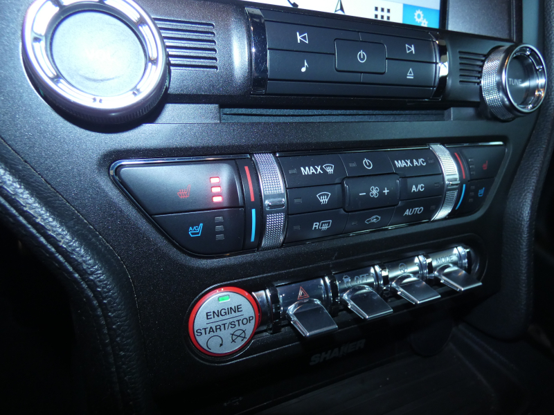 フォード マスタング GT Premium　2017年ﾓﾃﾞﾙ 6MT ﾊﾟﾌｫｰﾏﾝｽPKG GT350ﾙｯｸ SYNCﾀｯﾁﾓﾆﾀｰ 専用19ｲﾝﾁAW Bｶﾒﾗ　2年保証