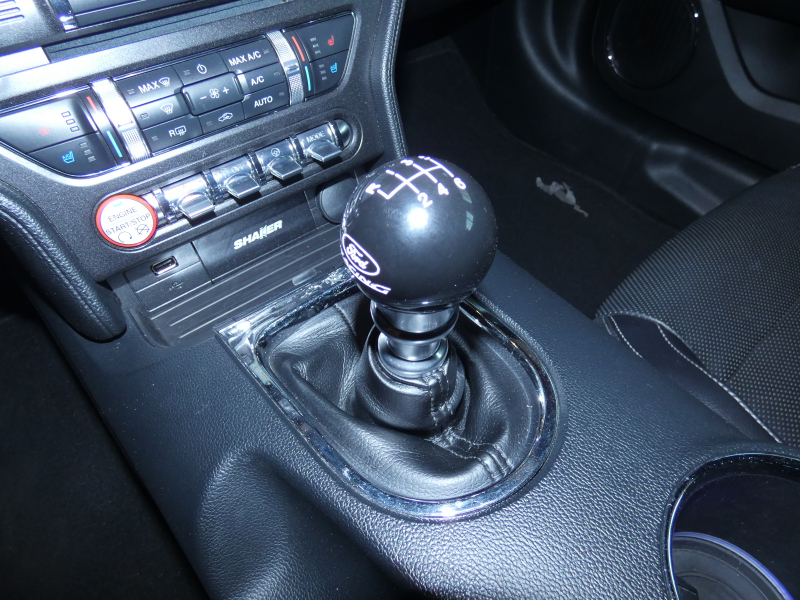 フォード マスタング GT Premium　2017年ﾓﾃﾞﾙ 6MT ﾊﾟﾌｫｰﾏﾝｽPKG GT350ﾙｯｸ SYNCﾀｯﾁﾓﾆﾀｰ 専用19ｲﾝﾁAW Bｶﾒﾗ　2年保証