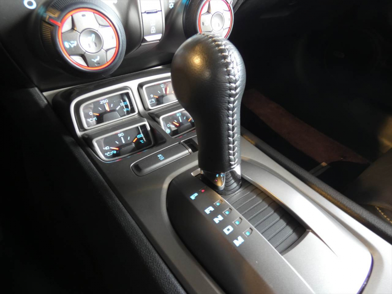 シボレー カマロ LTRS　正規D車 2011yﾓﾃﾞﾙ 黒革 ｼｰﾄﾋｰﾀｰ 4連ﾒｰﾀｰ 純正ｵｰﾃﾞｨｵ 社外ﾅﾋﾞTV 純正20ｲﾝﾁAW ETC　2年保証