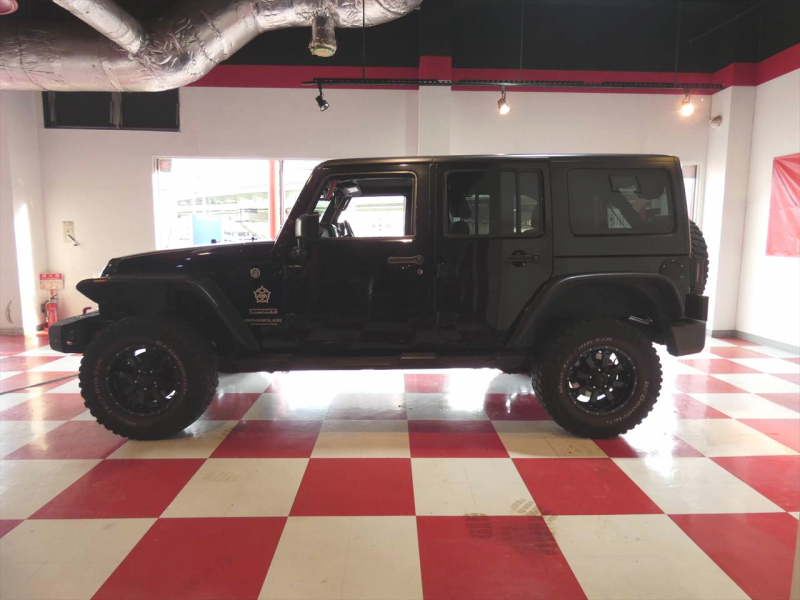 ジープ ラングラー ｱﾝﾘﾐﾃｯﾄﾞ ｽﾎﾟｰﾂ　2016年ﾓﾃﾞﾙ 正規D車 USﾊﾞﾝﾊﾟｰ MKW17ｲﾝﾁAW ﾌﾗｯﾄｵｰﾊﾞｰﾌｪﾝﾀﾞｰ ﾏｯﾄﾞﾀｲﾔ ｸﾙｺﾝ　2年保証