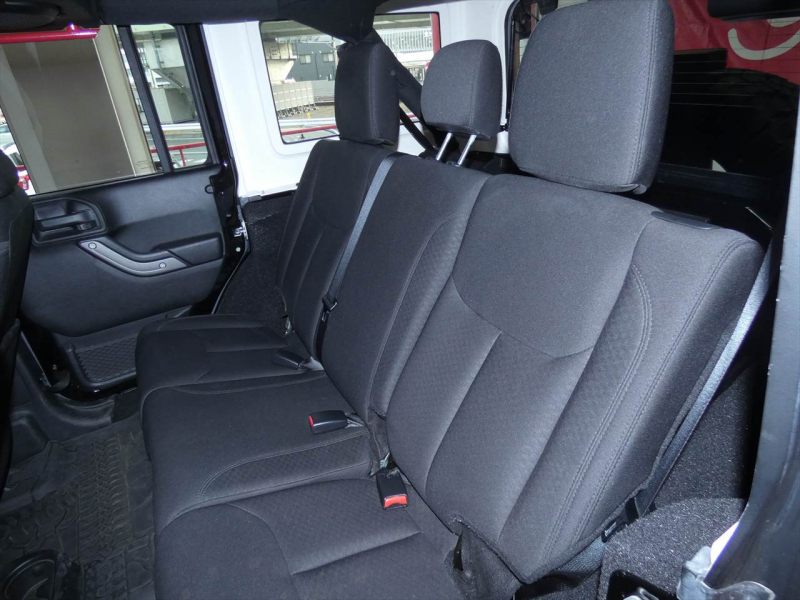 ジープ ラングラー ｱﾝﾘﾐﾃｯﾄﾞ ｽﾎﾟｰﾂ　2016年ﾓﾃﾞﾙ 正規D車 USﾊﾞﾝﾊﾟｰ MKW17ｲﾝﾁAW ﾌﾗｯﾄｵｰﾊﾞｰﾌｪﾝﾀﾞｰ ﾏｯﾄﾞﾀｲﾔ ｸﾙｺﾝ　2年保証