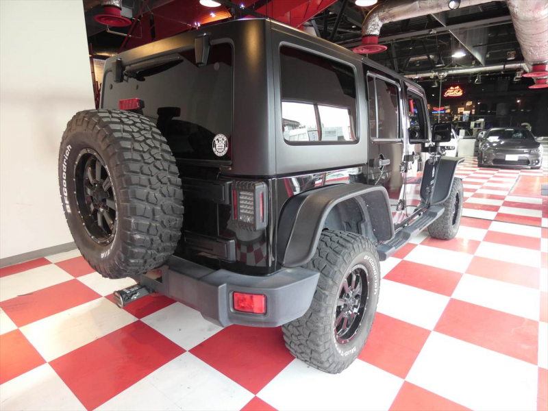 ジープ ラングラー ｱﾝﾘﾐﾃｯﾄﾞ ｽﾎﾟｰﾂ　2016年ﾓﾃﾞﾙ 正規D車 USﾊﾞﾝﾊﾟｰ MKW17ｲﾝﾁAW ﾌﾗｯﾄｵｰﾊﾞｰﾌｪﾝﾀﾞｰ ﾏｯﾄﾞﾀｲﾔ ｸﾙｺﾝ　2年保証