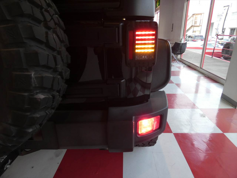 ジープ ラングラー ｱﾝﾘﾐﾃｯﾄﾞ ｽﾎﾟｰﾂ　2016年ﾓﾃﾞﾙ 正規D車 USﾊﾞﾝﾊﾟｰ MKW17ｲﾝﾁAW ﾌﾗｯﾄｵｰﾊﾞｰﾌｪﾝﾀﾞｰ ﾏｯﾄﾞﾀｲﾔ ｸﾙｺﾝ　2年保証