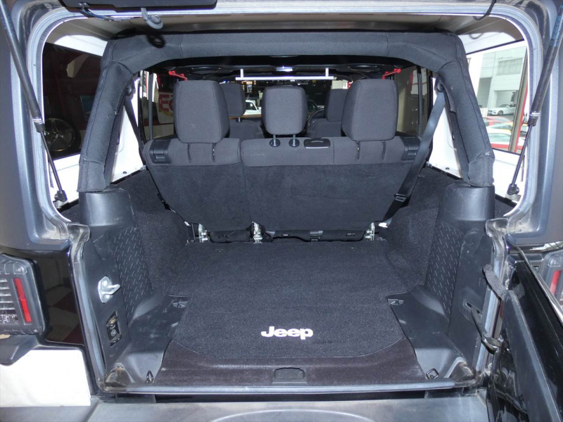 ジープ ラングラー ｱﾝﾘﾐﾃｯﾄﾞ ｽﾎﾟｰﾂ　2016年ﾓﾃﾞﾙ 正規D車 USﾊﾞﾝﾊﾟｰ MKW17ｲﾝﾁAW ﾌﾗｯﾄｵｰﾊﾞｰﾌｪﾝﾀﾞｰ ﾏｯﾄﾞﾀｲﾔ ｸﾙｺﾝ　2年保証