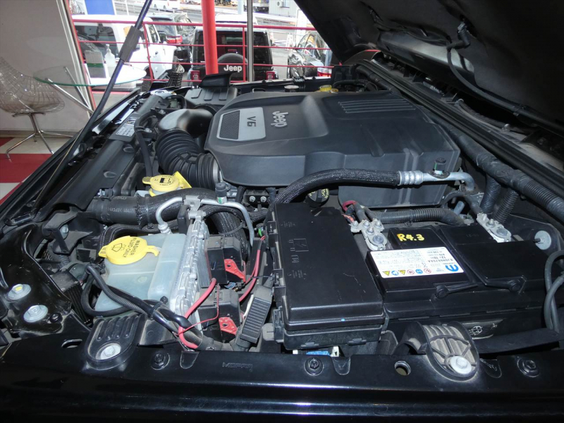 ジープ ラングラー ｱﾝﾘﾐﾃｯﾄﾞ ｽﾎﾟｰﾂ　2016年ﾓﾃﾞﾙ 正規D車 USﾊﾞﾝﾊﾟｰ MKW17ｲﾝﾁAW ﾌﾗｯﾄｵｰﾊﾞｰﾌｪﾝﾀﾞｰ ﾏｯﾄﾞﾀｲﾔ ｸﾙｺﾝ　2年保証