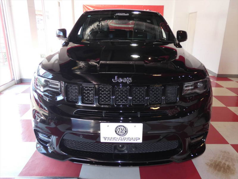 ジープ グランドチェロキー SRT8　正規D車 2017yﾓﾃﾞﾙ 黒ｺﾝﾋﾞ革 ﾌﾟｯｼｭｽﾀｰﾄ 全席ｼｰﾄﾋｰﾀｰ ｻﾝﾙｰﾌ 純正ﾅﾋﾞTV ﾊｰﾏﾝｶｰﾄﾞﾝ Bｶﾒﾗ　2年保証