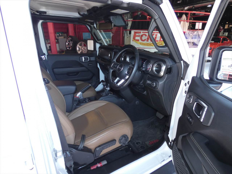 ジープ グラディエーター ﾙﾋﾞｺﾝ　正規D車 2022yﾓﾃﾞﾙ 茶革ｼｰﾄ ﾌﾟｯｼｭｽﾀｰﾄ ｼｰﾄﾋｰﾀｰ 純正ﾅﾋﾞTV Aｶｰﾌﾟﾚｲ 純正17ｲﾝﾁAW ﾊｰﾄﾞﾄﾉｶﾊﾞｰ Bｶﾒﾗ　2年保証