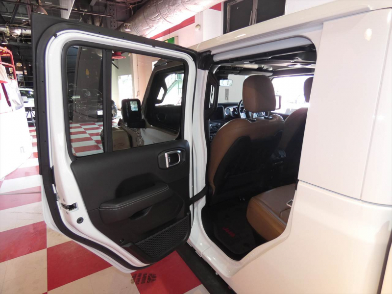 ジープ グラディエーター ﾙﾋﾞｺﾝ　正規D車 2022yﾓﾃﾞﾙ 茶革ｼｰﾄ ﾌﾟｯｼｭｽﾀｰﾄ ｼｰﾄﾋｰﾀｰ 純正ﾅﾋﾞTV Aｶｰﾌﾟﾚｲ 純正17ｲﾝﾁAW ﾊｰﾄﾞﾄﾉｶﾊﾞｰ Bｶﾒﾗ　2年保証