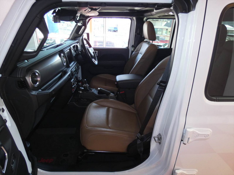 ジープ グラディエーター ﾙﾋﾞｺﾝ　正規D車 2022yﾓﾃﾞﾙ 茶革ｼｰﾄ ﾌﾟｯｼｭｽﾀｰﾄ ｼｰﾄﾋｰﾀｰ 純正ﾅﾋﾞTV Aｶｰﾌﾟﾚｲ 純正17ｲﾝﾁAW ﾊｰﾄﾞﾄﾉｶﾊﾞｰ Bｶﾒﾗ　2年保証