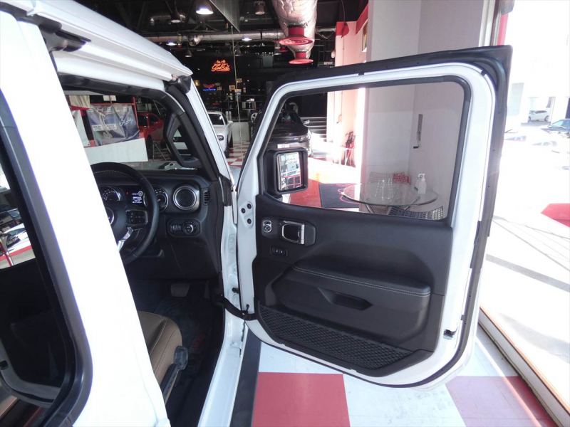 ジープ グラディエーター ﾙﾋﾞｺﾝ　正規D車 2022yﾓﾃﾞﾙ 茶革ｼｰﾄ ﾌﾟｯｼｭｽﾀｰﾄ ｼｰﾄﾋｰﾀｰ 純正ﾅﾋﾞTV Aｶｰﾌﾟﾚｲ 純正17ｲﾝﾁAW ﾊｰﾄﾞﾄﾉｶﾊﾞｰ Bｶﾒﾗ　2年保証