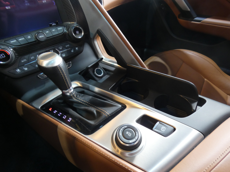 シボレー コルベット Z51　正規D車 2014年ﾓﾃﾞﾙ 茶革 ｸﾞﾗｽﾙｰﾌ ｼｰﾄﾋｰﾀｰ HUD ﾅﾋﾞTV 専用19/20AW ｷｾﾉﾝ Bｶﾒﾗ　2年保証