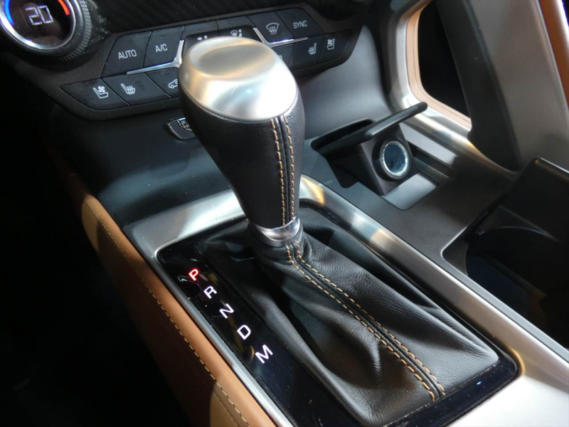 シボレー コルベット Z51　正規D車 2014年ﾓﾃﾞﾙ 茶革 ｸﾞﾗｽﾙｰﾌ ｼｰﾄﾋｰﾀｰ HUD ﾅﾋﾞTV 専用19/20AW ｷｾﾉﾝ Bｶﾒﾗ　2年保証