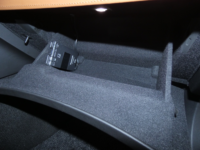 シボレー コルベット Z51　正規D車 2014年ﾓﾃﾞﾙ 茶革 ｸﾞﾗｽﾙｰﾌ ｼｰﾄﾋｰﾀｰ HUD ﾅﾋﾞTV 専用19/20AW ｷｾﾉﾝ Bｶﾒﾗ　2年保証