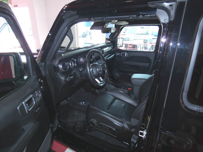 ジープ ラングラー ﾙﾋﾞｺﾝ 392　2021yﾓﾃﾞﾙ 新並 1ｵｰﾅｰ 黒革 ｽｶｲﾜﾝﾀｯﾁﾄｯﾌﾟ 可変ﾊﾞﾙﾌﾞﾏﾌﾗｰ 専用17ｲﾝﾁAW ｵｰﾄｽﾃｯﾌﾟ FOXｻｽ FSBｶﾒﾗ ETC　2年保証