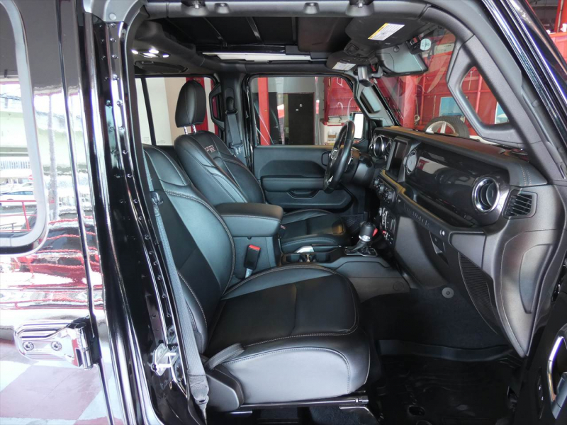 ジープ ラングラー ﾙﾋﾞｺﾝ 392　2021yﾓﾃﾞﾙ 新並 1ｵｰﾅｰ 黒革 ｽｶｲﾜﾝﾀｯﾁﾄｯﾌﾟ 可変ﾊﾞﾙﾌﾞﾏﾌﾗｰ 専用17ｲﾝﾁAW ｵｰﾄｽﾃｯﾌﾟ FOXｻｽ FSBｶﾒﾗ ETC　2年保証