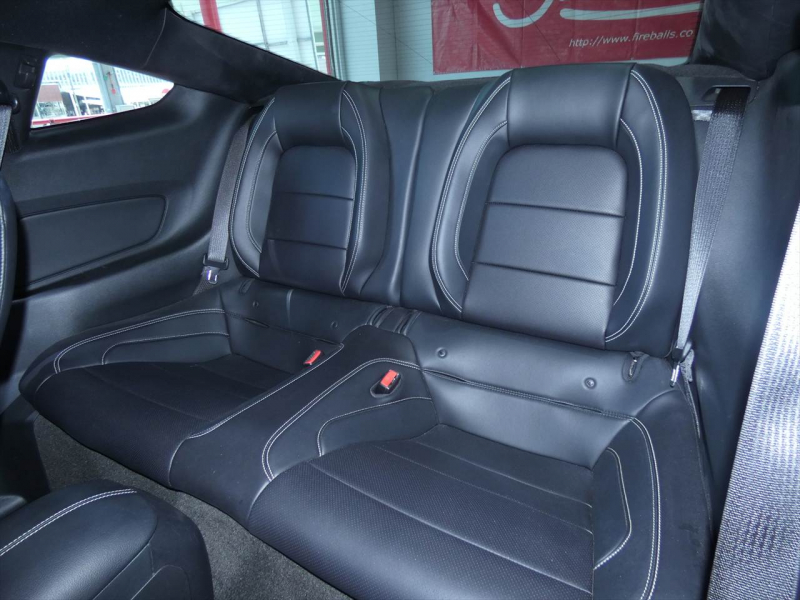 フォード マスタング ｴｺﾌﾞｰｽﾄ　2015yﾓﾃﾞﾙ 50ｲﾔｰｽﾞｴﾃﾞｨｼｮﾝ 正規D車 1ｵｰﾅｰ 黒革ｼｰﾄ ｼｰﾄﾋｰﾀｰ&ｸｰﾗｰ 純正19ｲﾝﾁﾌﾞﾗｯｸAW ﾀｯﾁｽｸﾘｰﾝﾃﾞｨｽﾌﾟﾚｲ Bｶﾒﾗ ETC　2年保証