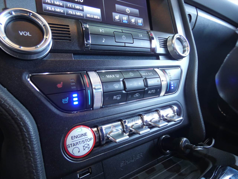 フォード マスタング ｴｺﾌﾞｰｽﾄ　2015yﾓﾃﾞﾙ 50ｲﾔｰｽﾞｴﾃﾞｨｼｮﾝ 正規D車 1ｵｰﾅｰ 黒革ｼｰﾄ ｼｰﾄﾋｰﾀｰ&ｸｰﾗｰ 純正19ｲﾝﾁﾌﾞﾗｯｸAW ﾀｯﾁｽｸﾘｰﾝﾃﾞｨｽﾌﾟﾚｲ Bｶﾒﾗ ETC　2年保証