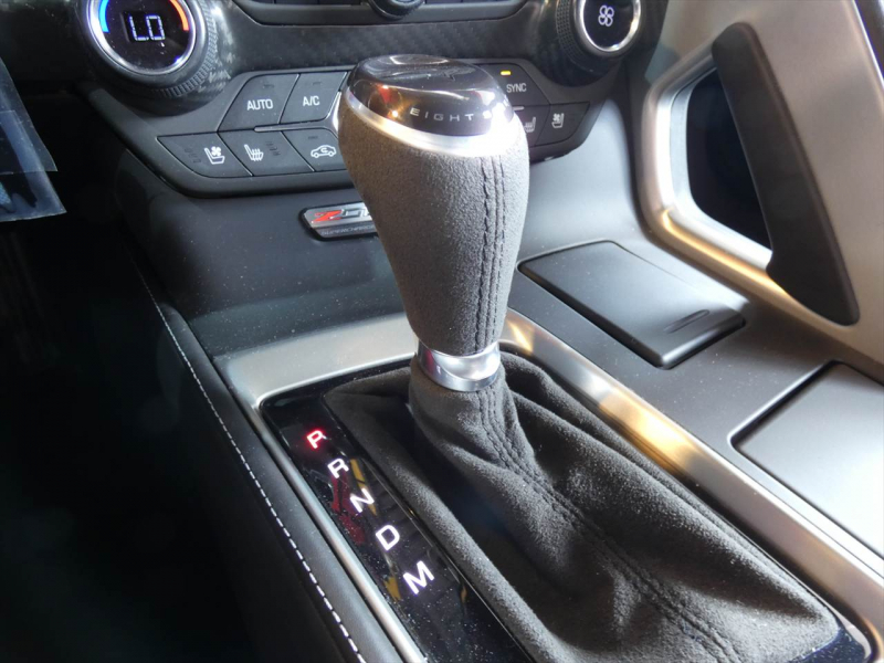 シボレー コルベット Z06　正規D車 2016yﾓﾃﾞﾙ ｽｰﾊﾟｰﾁｬｰｼﾞｬｰ搭載 ｶｰﾎﾞﾝﾙｰﾌ ｼｰﾄﾋｰﾀｰ ﾅﾋﾞTV F&Bｶﾒﾗ　2年保証