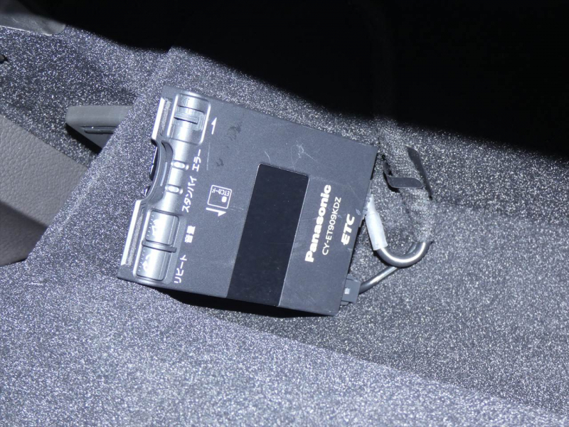 シボレー コルベット Z06　正規D車 2016yﾓﾃﾞﾙ ｽｰﾊﾟｰﾁｬｰｼﾞｬｰ搭載 ｶｰﾎﾞﾝﾙｰﾌ ｼｰﾄﾋｰﾀｰ ﾅﾋﾞTV F&Bｶﾒﾗ　2年保証