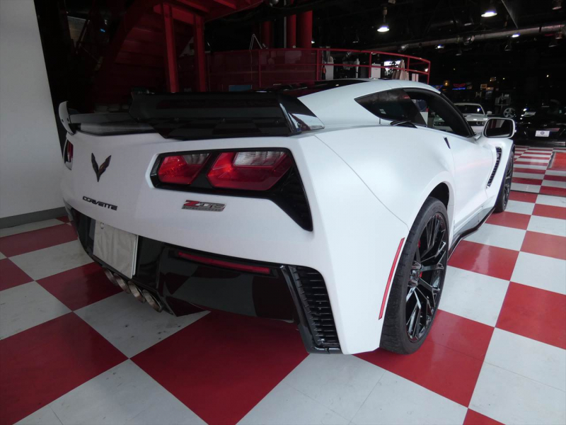 シボレー コルベット Z06　正規D車 2016yﾓﾃﾞﾙ ｽｰﾊﾟｰﾁｬｰｼﾞｬｰ搭載 ｶｰﾎﾞﾝﾙｰﾌ ｼｰﾄﾋｰﾀｰ ﾅﾋﾞTV F&Bｶﾒﾗ　2年保証
