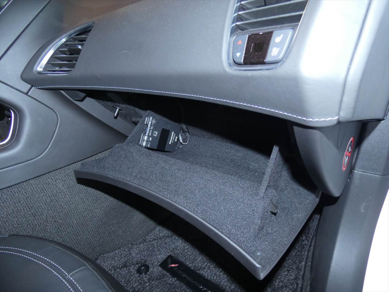 シボレー コルベット Z06　正規D車 2016yﾓﾃﾞﾙ ｽｰﾊﾟｰﾁｬｰｼﾞｬｰ搭載 ｶｰﾎﾞﾝﾙｰﾌ ｼｰﾄﾋｰﾀｰ ﾅﾋﾞTV F&Bｶﾒﾗ　2年保証