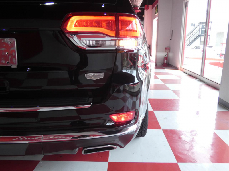 ジープ グランドチェロキー ｻﾐｯﾄ　正規D車 2019yﾓﾃﾞﾙ ﾎﾜｲﾄﾗｸﾞﾅﾚｻﾞｰ ｻﾝﾙｰﾌ 純正20ｲﾝﾁAW Aｶｰﾌﾟﾚｲ Bｶﾒﾗ　2年保証