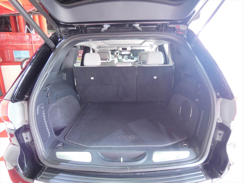 ジープ グランドチェロキー ｻﾐｯﾄ　正規D車 2019yﾓﾃﾞﾙ ﾎﾜｲﾄﾗｸﾞﾅﾚｻﾞｰ ｻﾝﾙｰﾌ 純正20ｲﾝﾁAW Aｶｰﾌﾟﾚｲ Bｶﾒﾗ　2年保証