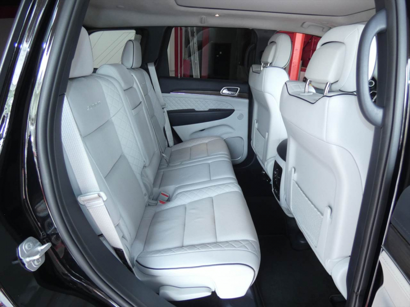 ジープ グランドチェロキー ｻﾐｯﾄ　正規D車 2019yﾓﾃﾞﾙ ﾎﾜｲﾄﾗｸﾞﾅﾚｻﾞｰ ｻﾝﾙｰﾌ 純正20ｲﾝﾁAW Aｶｰﾌﾟﾚｲ Bｶﾒﾗ　2年保証