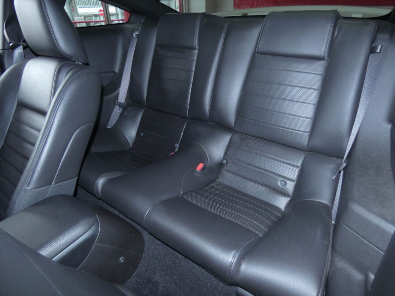 フォード マスタング GT Premium　2008年ﾓﾃﾞﾙ 新並 1ｵｰﾅｰ ﾌﾞﾙｰﾌﾚｰﾑ物 黒革 社外ﾏﾌﾗｰ CPUﾁｭｰﾝ ｻﾘｰﾝ18ｲﾝﾁAW　2年保証