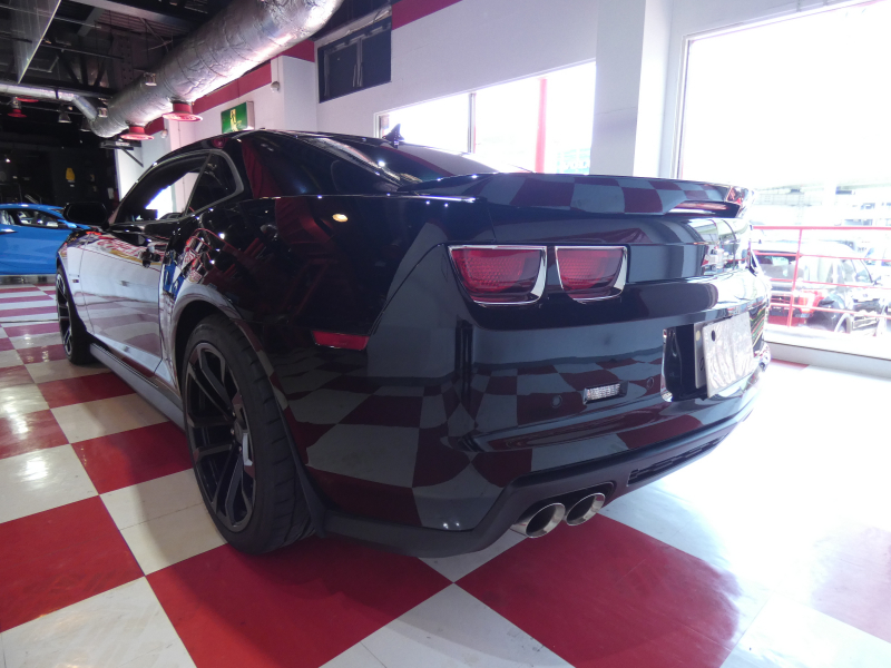シボレー カマロ ZL1　2013yﾓﾃﾞﾙ 新並 Sﾁｬｰｼﾞｬｰ 黒ｺﾝﾋﾞ革 専用20ｲﾝﾁAW ﾌﾞﾚﾝﾎﾞﾌﾞﾚｰｷ ｼｰﾄﾋｰﾀｰ 社外ﾅﾋﾞTV Bｶﾒﾗ　2年保証