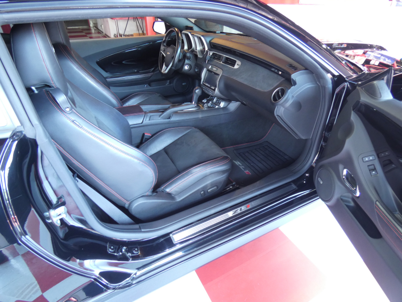 シボレー カマロ ZL1　2013yﾓﾃﾞﾙ 新並 Sﾁｬｰｼﾞｬｰ 黒ｺﾝﾋﾞ革 専用20ｲﾝﾁAW ﾌﾞﾚﾝﾎﾞﾌﾞﾚｰｷ ｼｰﾄﾋｰﾀｰ 社外ﾅﾋﾞTV Bｶﾒﾗ　2年保証