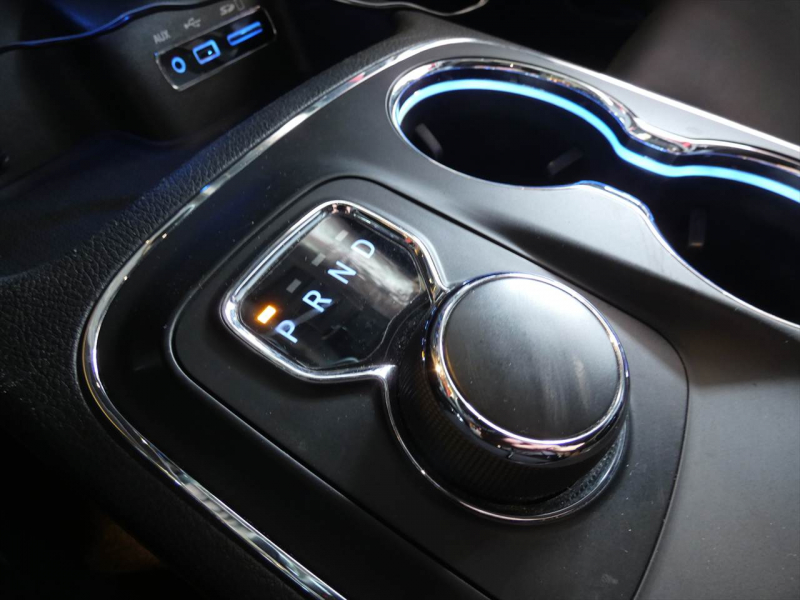 ダッジ デュランゴ ﾘﾐﾃｯﾄﾞ　1ｵｰﾅｰ 2014yﾓﾃﾞﾙ 新並 黒革 ｻﾝﾙｰﾌ ﾗﾘｰｱﾋﾟｱﾗﾝｽ Bｶﾒﾗ ﾌﾞﾗｲﾝﾄﾞｽﾎﾟｯﾄ ｷｾﾉﾝ ﾊﾟﾜｰﾘｱｹﾞｰﾄ 6人乗り3rdシート　2年保証