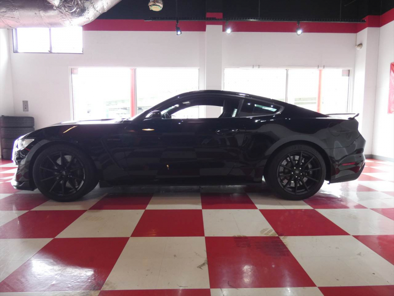 フォード マスタング シェルビーGT350 2017年モデル 6速MT レカロスポーツシート 19AW Brembo 5.2Lフラットプレーンクランク 可変マフラー AppleCarPlay 2年保証