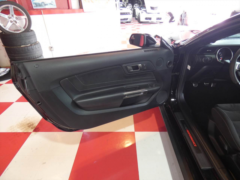 フォード マスタング シェルビーGT350 2017年モデル 6速MT レカロスポーツシート 19AW Brembo 5.2Lフラットプレーンクランク 可変マフラー AppleCarPlay 2年保証