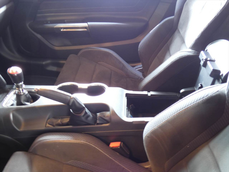 フォード マスタング シェルビーGT350 2017年モデル 6速MT レカロスポーツシート 19AW Brembo 5.2Lフラットプレーンクランク 可変マフラー AppleCarPlay 2年保証