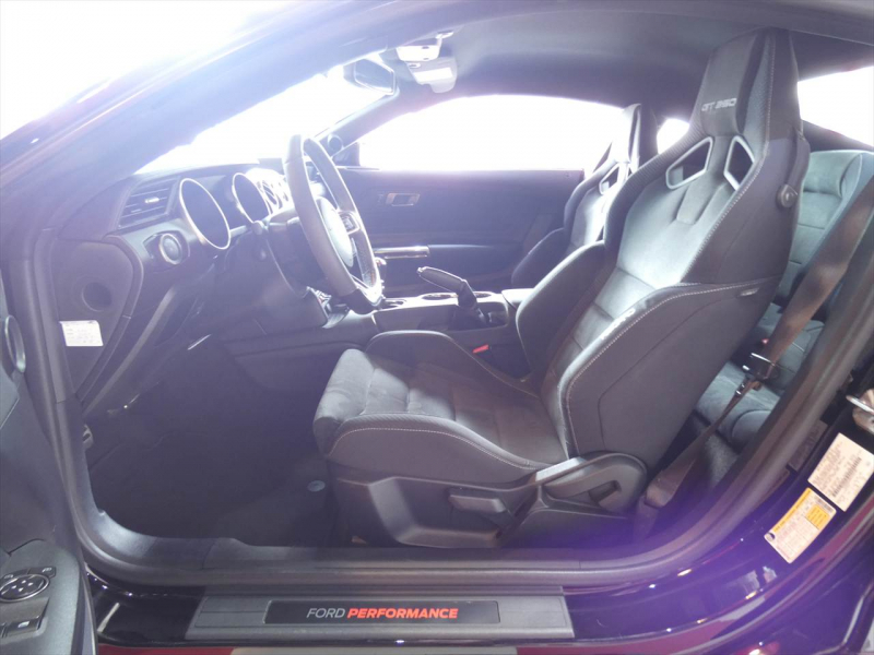 フォード マスタング シェルビーGT350 2017年モデル 6速MT レカロスポーツシート 19AW Brembo 5.2Lフラットプレーンクランク 可変マフラー AppleCarPlay 2年保証