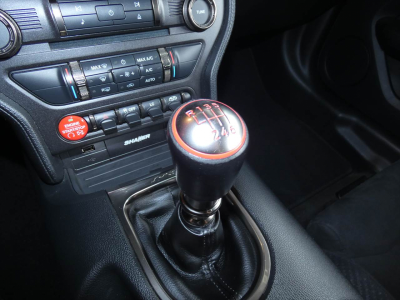 フォード マスタング シェルビーGT350 2017年モデル 6速MT レカロスポーツシート 19AW Brembo 5.2Lフラットプレーンクランク 可変マフラー AppleCarPlay 2年保証