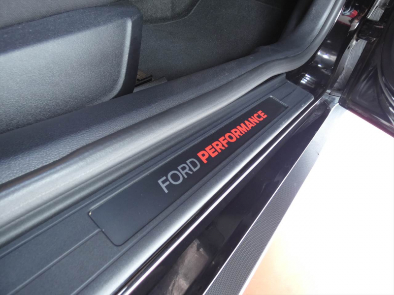 フォード マスタング シェルビーGT350 2017年モデル 6速MT レカロスポーツシート 19AW Brembo 5.2Lフラットプレーンクランク 可変マフラー AppleCarPlay 2年保証